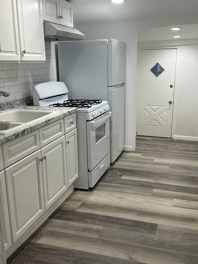 Building Photo - Cozy Remodeled Reading 3 BR/1 Bath For Ren...