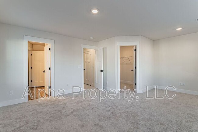 Building Photo - 451 Hazelcote Rd