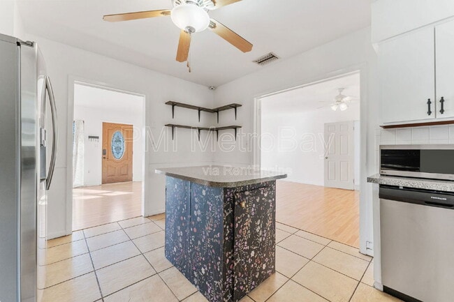 Building Photo - 6303 Delaware Ave