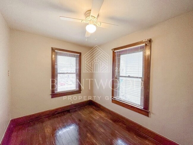 Building Photo - Charming 3-Bedroom Home with Modern Kitche...