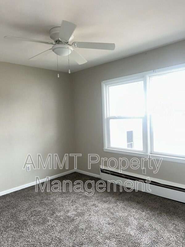 Building Photo - 2831 3rd Ave SE