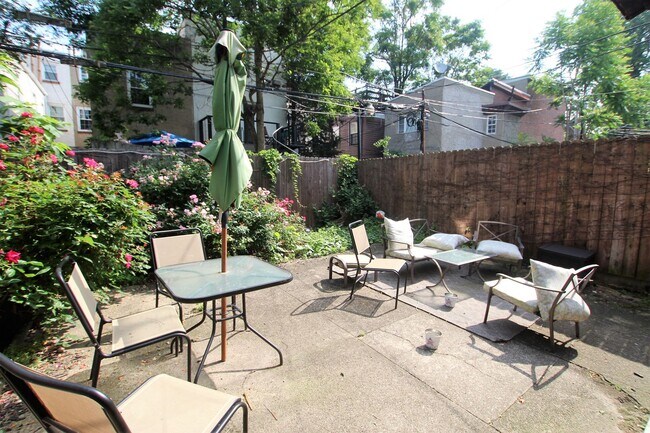 Building Photo - 2109 Spring Garden St