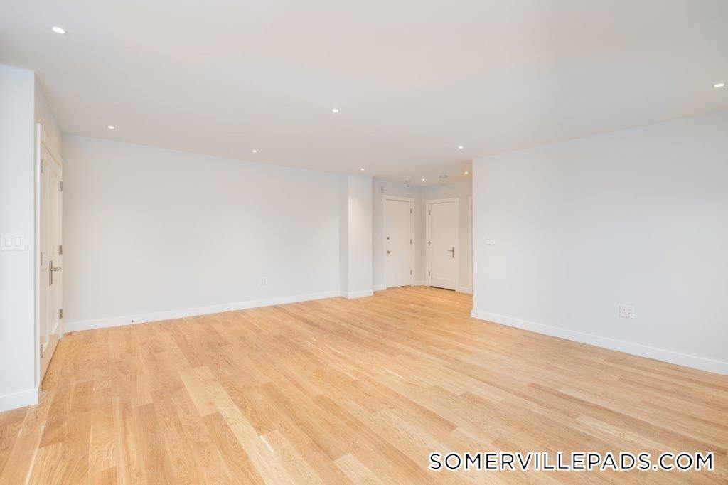 Building Photo - 123 Highland Ave