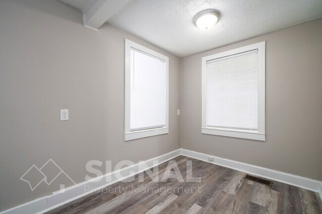 Building Photo - 759 Hopkins Dr