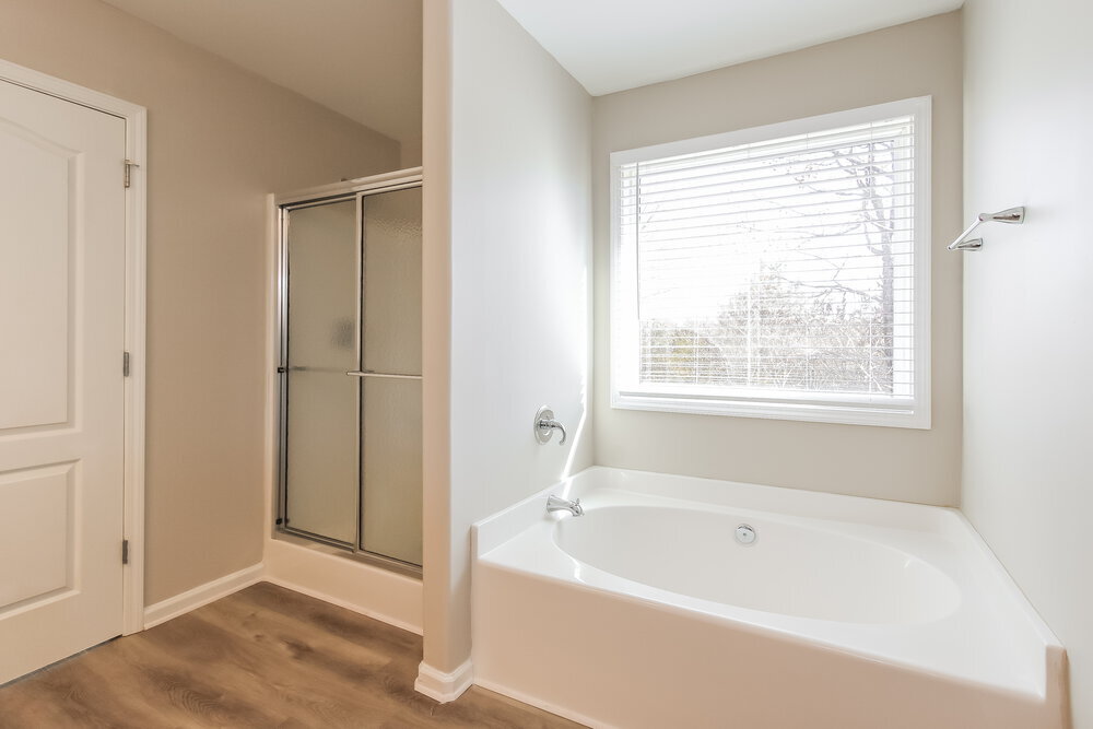 Building Photo - 1990 Lily Valley Dr