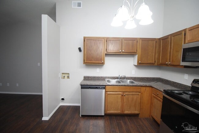 Building Photo - 6810 Tiki Ln