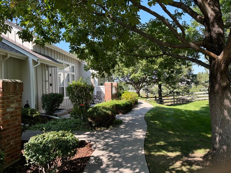 Building Photo - 2980 W Long Dr