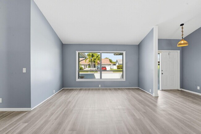 Building Photo - 9284 Laurel Green Dr