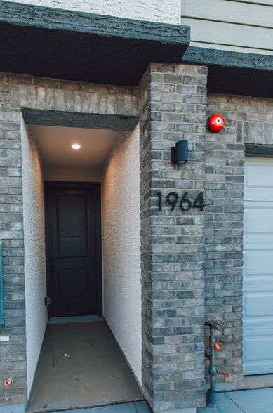 Building Photo - 1964 E Don Carlos Ave