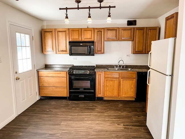 Building Photo - 3217 Niagara St