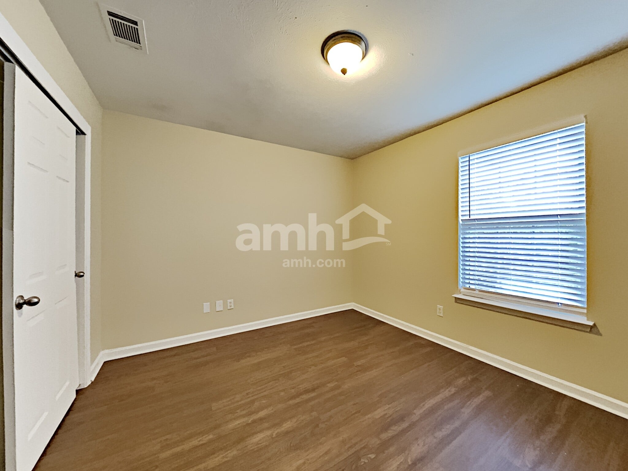 Building Photo - 634 Mable Dr