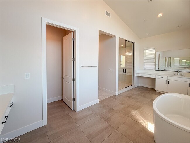 Building Photo - 10761 Canyon Bloom Dr