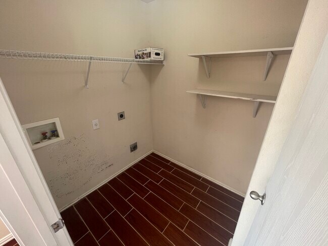 Building Photo - 220 Chalk Mountain Dr