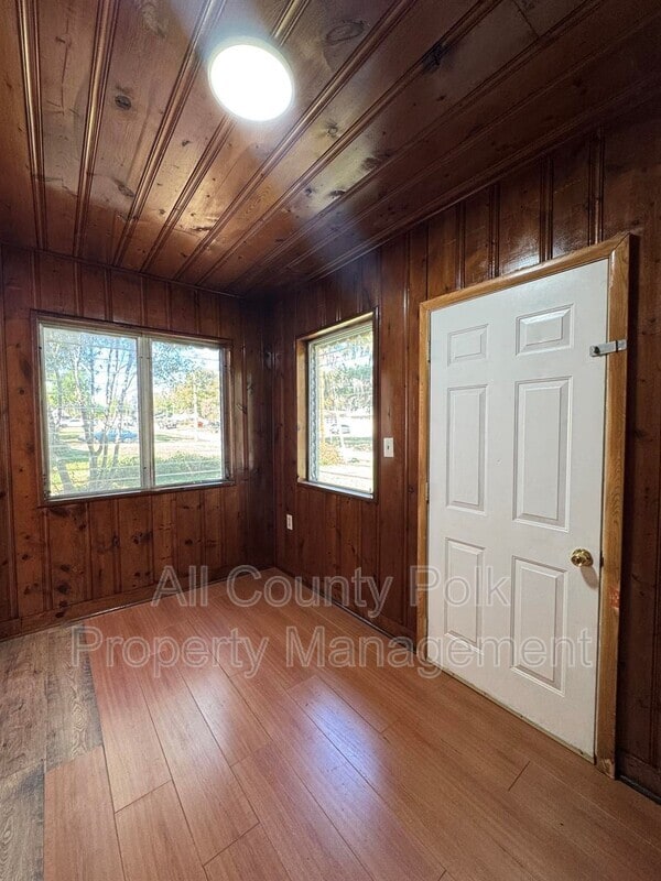 Building Photo - 745 E Valencia St