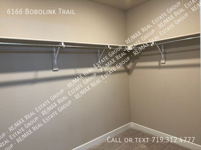 Building Photo - 6166 Bobolink Trl