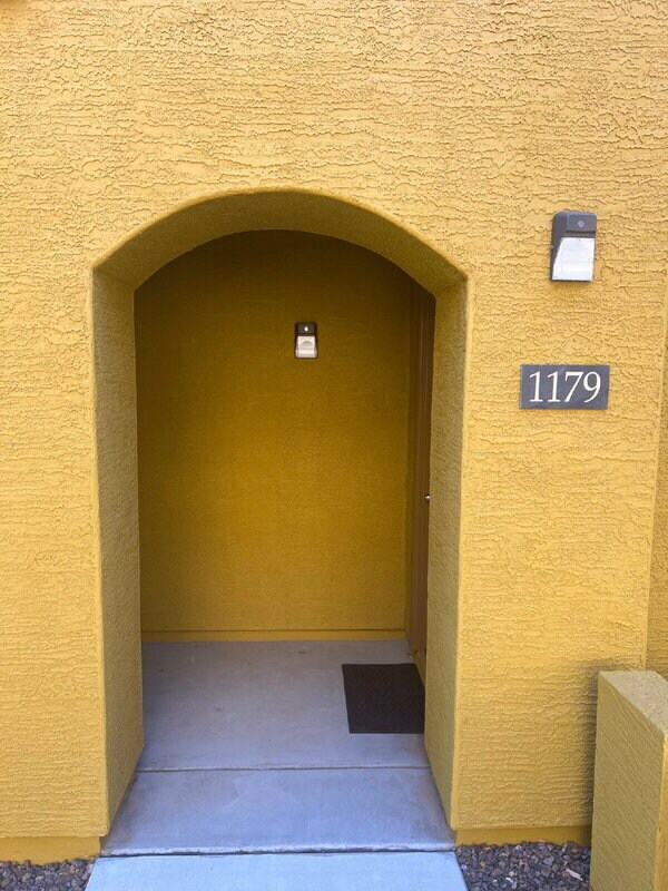 Building Photo - 900 S 94th St