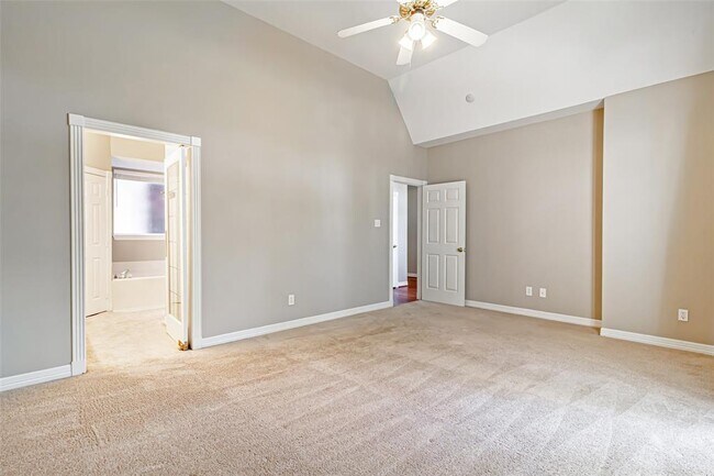 Building Photo - 8311 Mentmore Dr