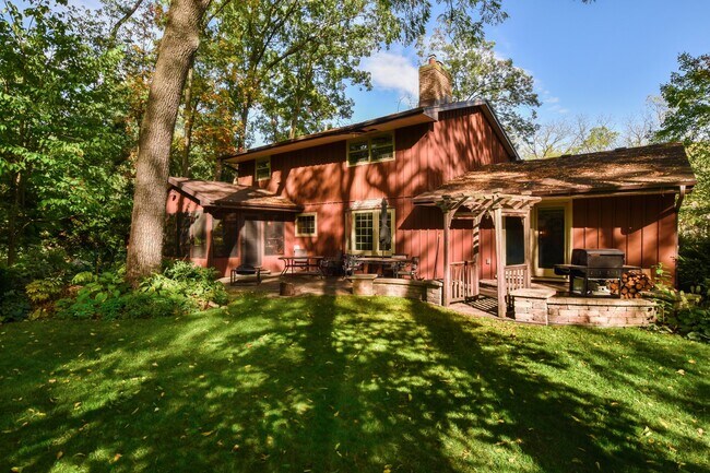 Building Photo - 1889 Paddock Pl