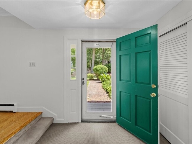 Building Photo - 15 Woodridge Rd