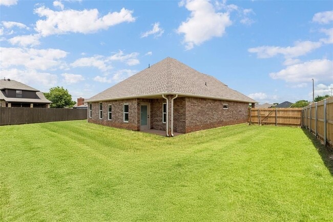 Building Photo - 1504 Sandpiper Ln