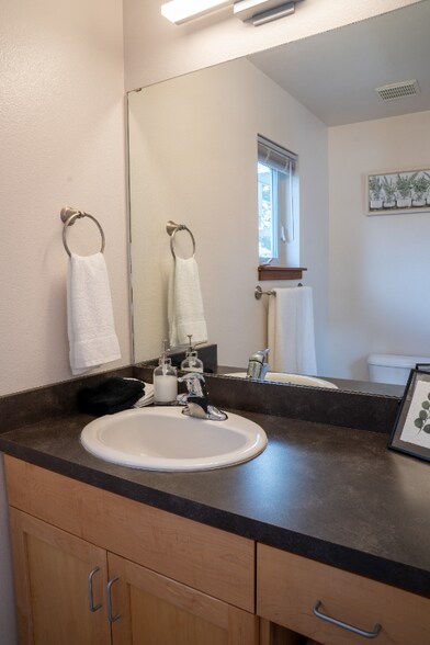 Building Photo - 24 Grand Ave