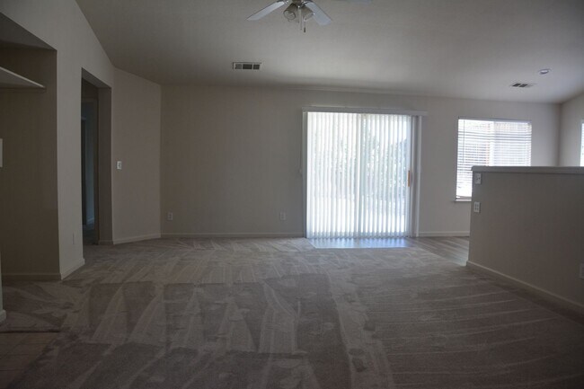Building Photo - 5163 Tehachapi Way