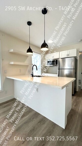 Building Photo - 2905 SW Archer Rd