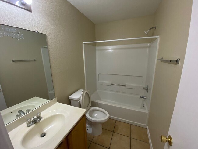 Building Photo - 9647 Kennebec Way