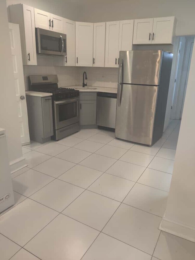 Building Photo - 142 N 54th St