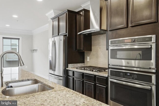 Building Photo - 14325 Potomac Heights Ln