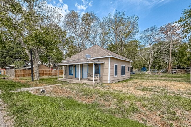 Building Photo - 406 Woodward St