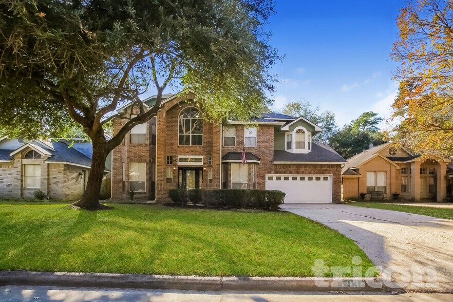 Primary Photo - 1934 Creston Dr