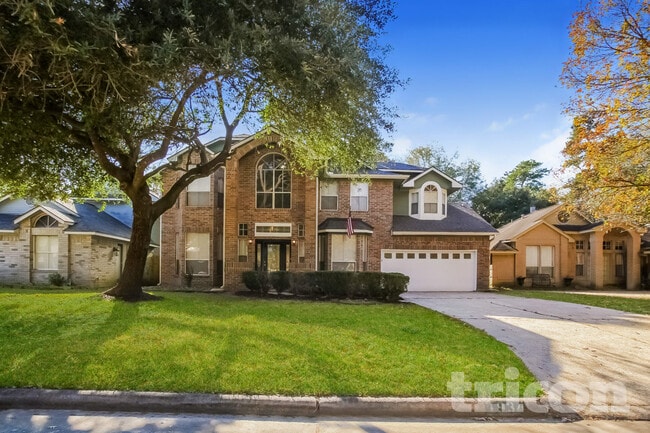 Building Photo - 1934 Creston Dr