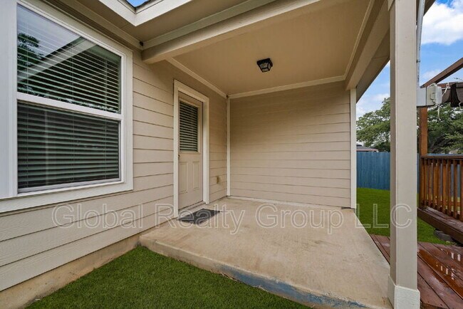Building Photo - 14947 Cheshire Way