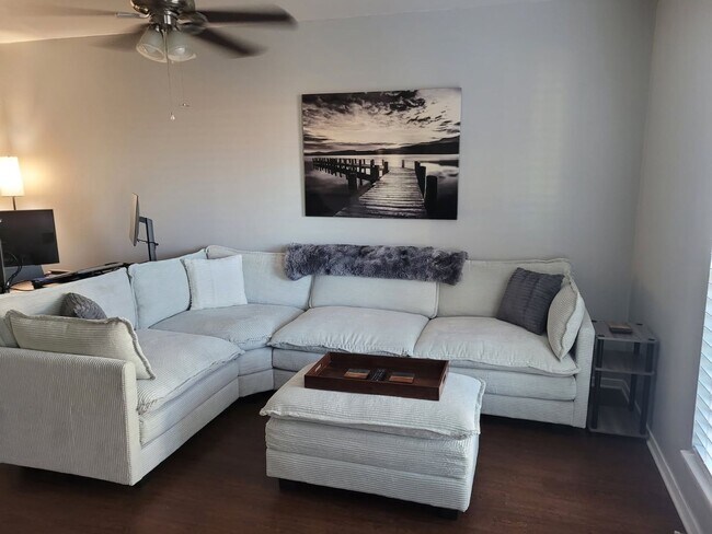 Building Photo - Downtown Grapevine-EXCELLENT LOCATION
