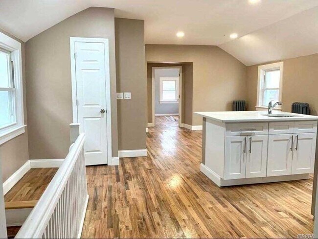 Building Photo - 4156 Bruner Ave