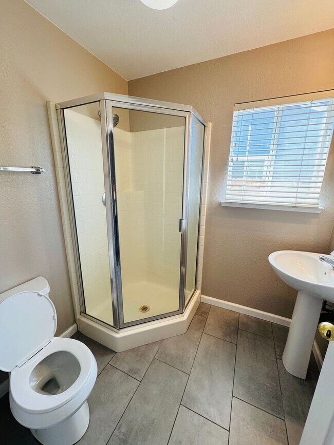 Building Photo - Beautiful Southside Home for Rent, 4 Bedroom 3 Bath