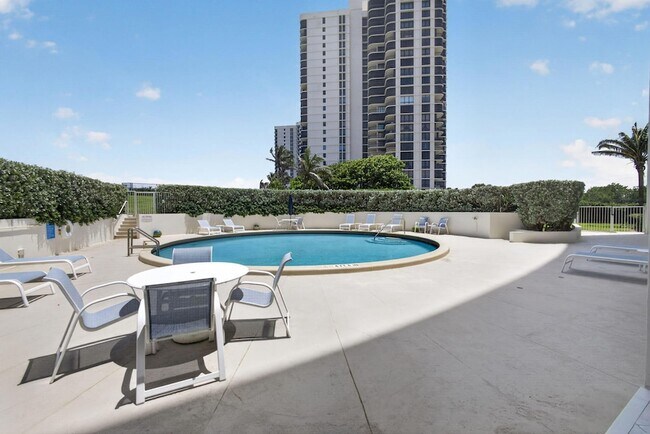 Building Photo - 5400 N Ocean Dr