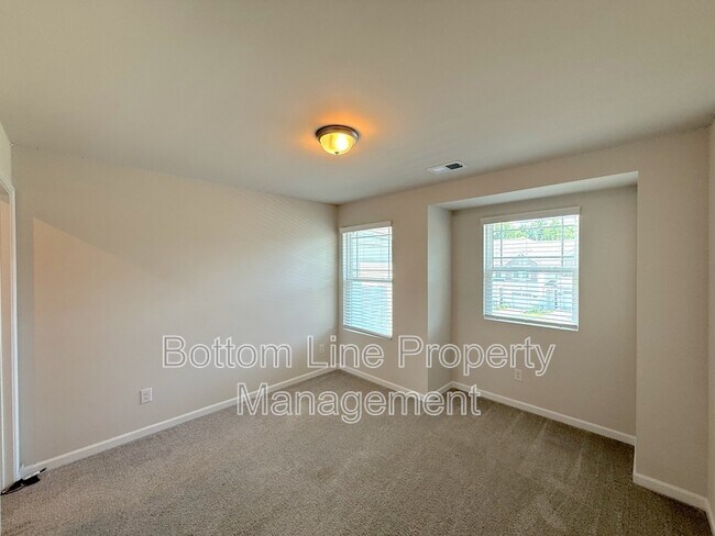 Building Photo - 15622 Little Bluestem St