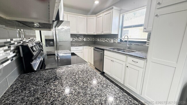 Building Photo - 20970 Concord Green Dr W