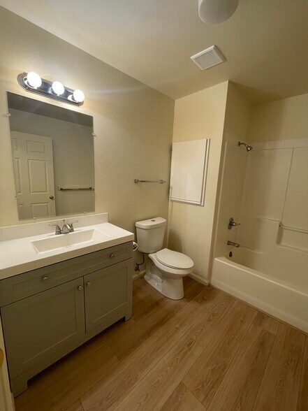 Building Photo - 631 Conifer St