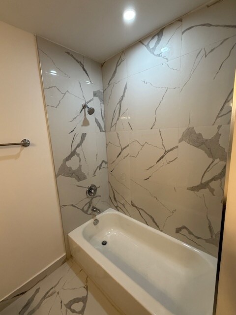 Building Photo - 5962