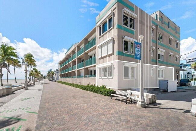 Building Photo - 201 Van Buren St