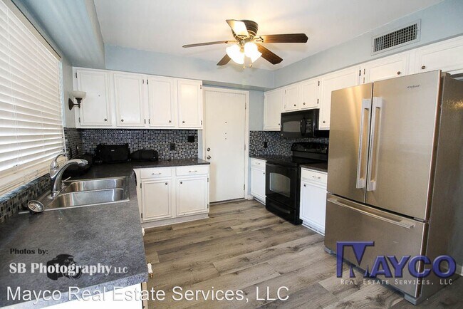 Building Photo - 3 br, 1.5 bath House - 10103 Carlsbad Dr.
