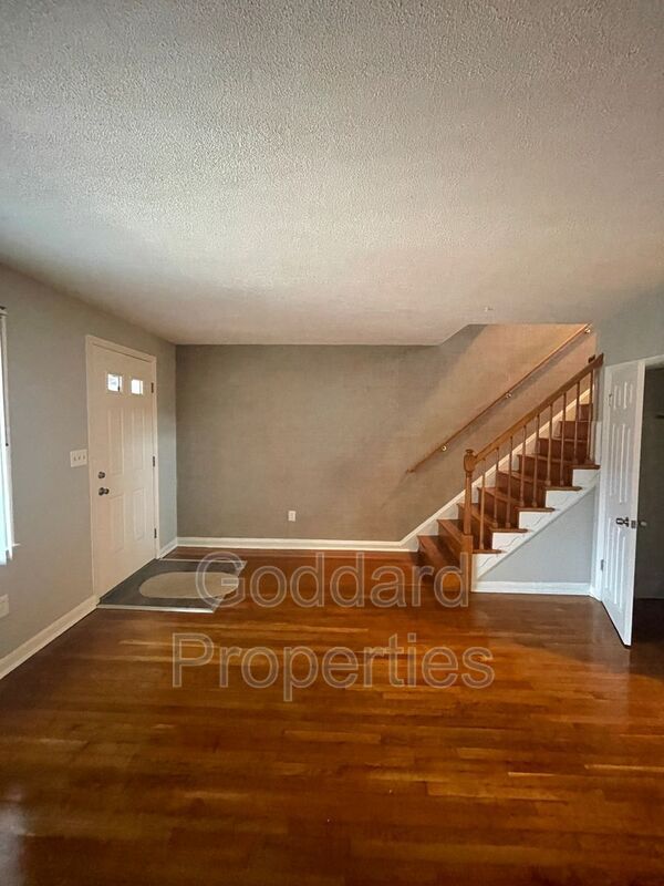 Building Photo - 2221 Southorn Rd