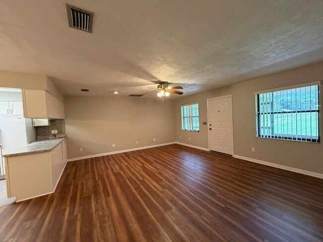 Building Photo - Newly renovated, new painted on large lot - mowing included in rent!
