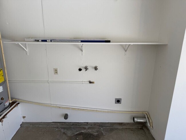 Building Photo - 512 Toyon Pl