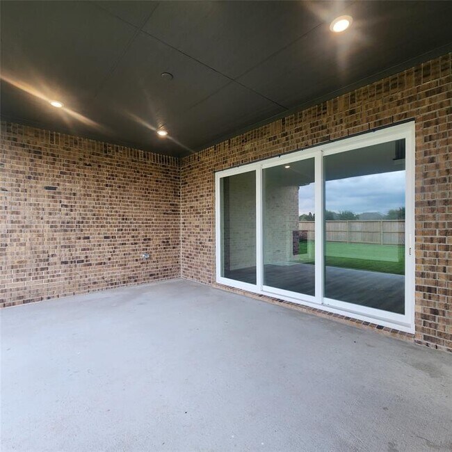 Building Photo - 17507 Tulip Mdw Rd