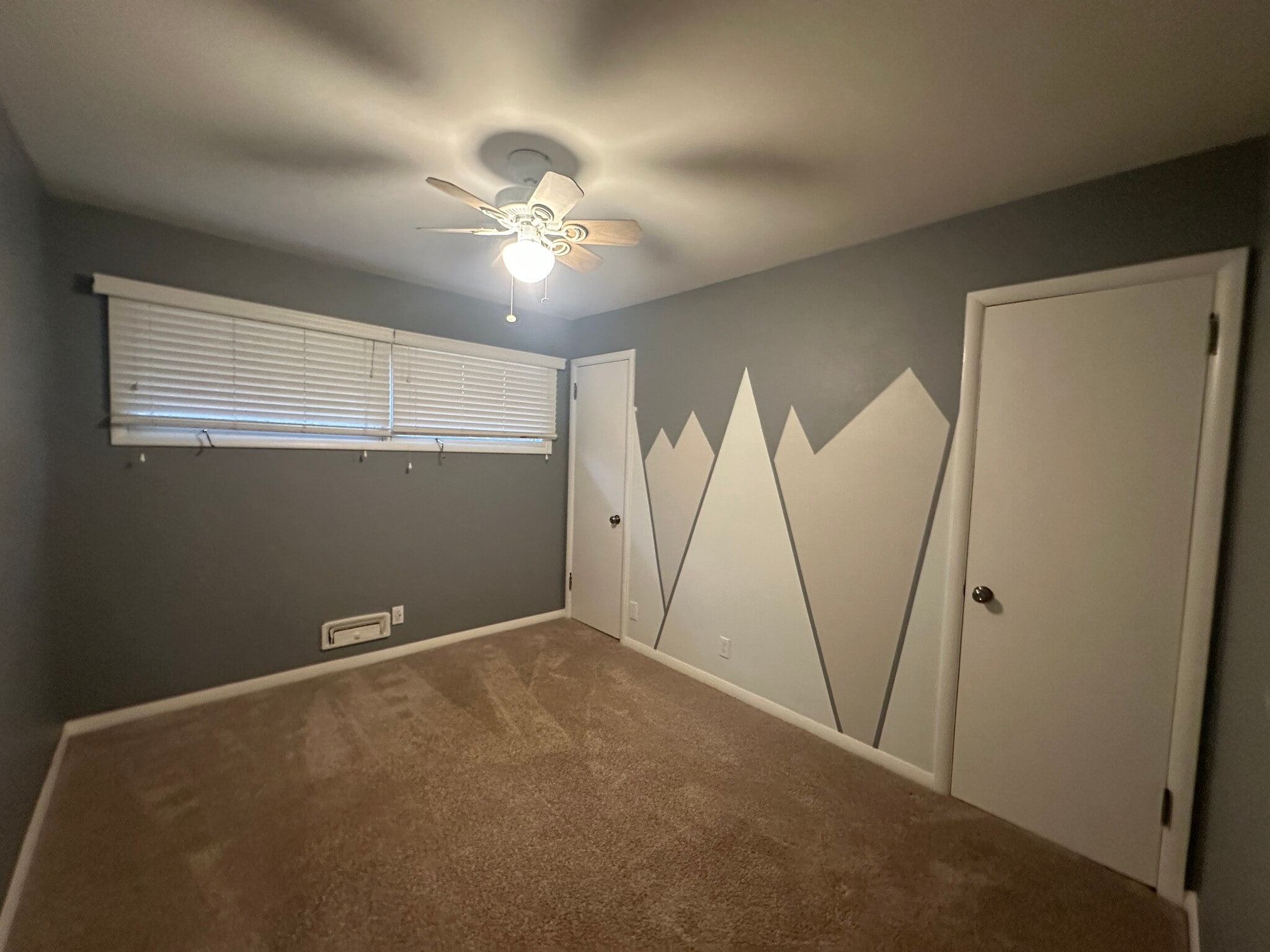 Building Photo - 909 S Midvale Blvd