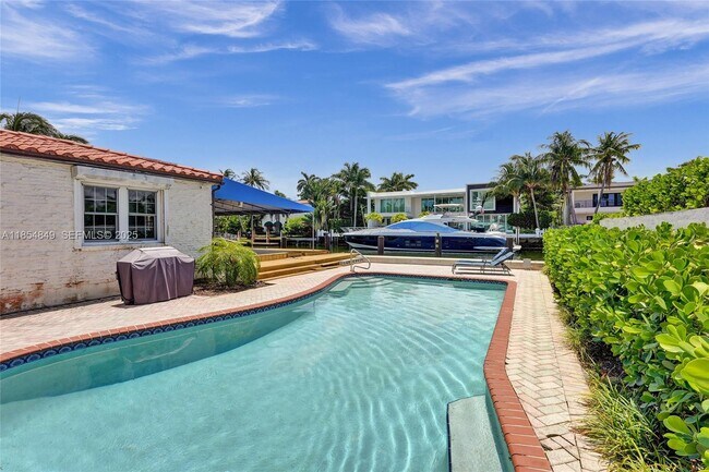 Building Photo - 609 Isle of Palms Dr